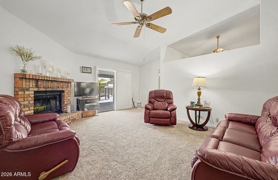 6116 W Willow Ave-09