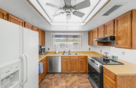 6116 W Willow Ave-11