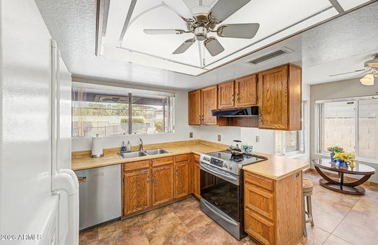 6116 W Willow Ave-12