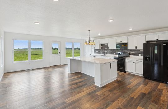 10-4798-N-Loomis-Rd-Mt-Pleasant-MI-48858-WindowStill-04