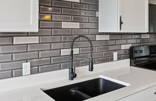 15-4798-N-Loomis-Rd-Mt-Pleasant-MI-48858-WindowStill-09