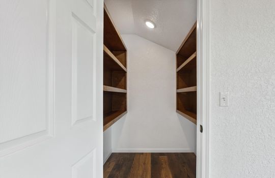 18-4798-N-Loomis-Rd-Mt-Pleasant-MI-48858-WindowStill-12