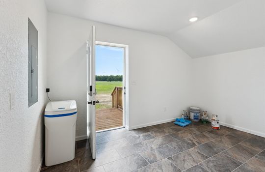 20-4798-N-Loomis-Rd-Mt-Pleasant-MI-48858-WindowStill-14