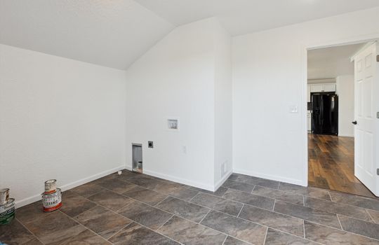 21-4798-N-Loomis-Rd-Mt-Pleasant-MI-48858-WindowStill-15