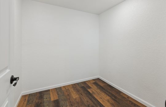 27-4798-N-Loomis-Rd-Mt-Pleasant-MI-48858-WindowStill-21