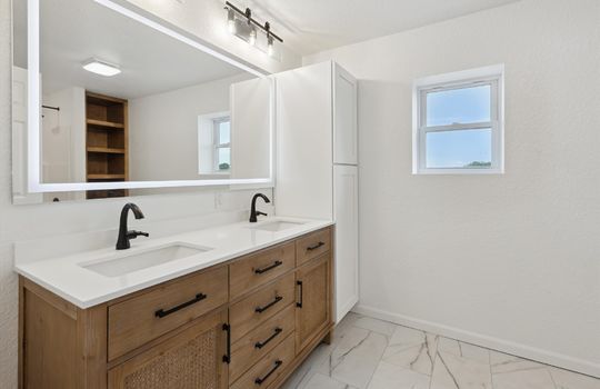 28-4798-N-Loomis-Rd-Mt-Pleasant-MI-48858-WindowStill-22