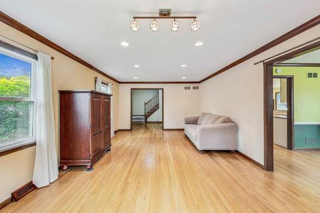 1329 E Bailey RD_img (1)