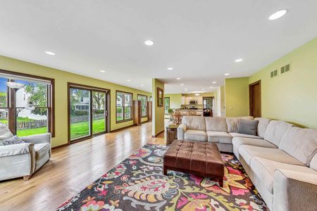 1329 E Bailey RD_img (15)