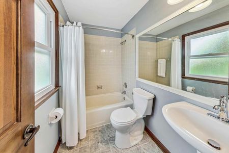 1329 E Bailey RD_img (31)