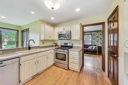 1329 E Bailey RD_img (6)