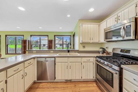 1329 E Bailey RD_img (7)