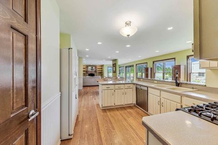 1329 E Bailey RD_img (8)