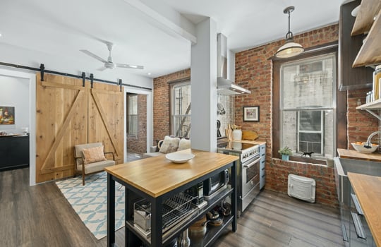4401.4.B5.living1.large.Jacob-Wood-real-estate-agent-new-york-city-brooklyn-coop