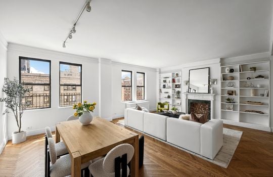 living1.Jacob-Wood-real-estate-broker-UWS-4bed-coop.jpg