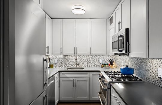 kitchen.Jacob-Wood-real-estate-manhattan-upper-west-side-uws-coop