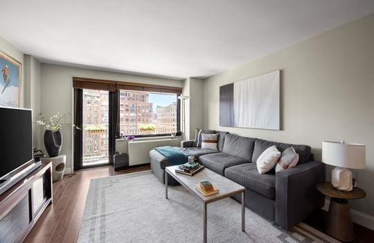 living3.Jacob-Wood-real-estate-manhattan-upper-west-side-uws-coop