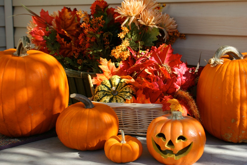 exterior fall decorations