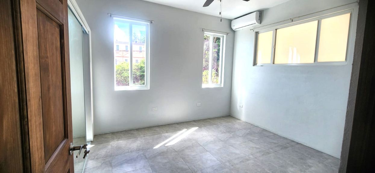 WhatsApp Image 2025-11-27 at 21.34.02_352df637