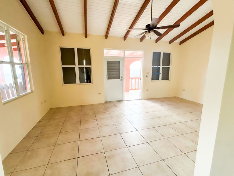 6b8944db-affc-4e11-8fd9-8c8bca40aa85