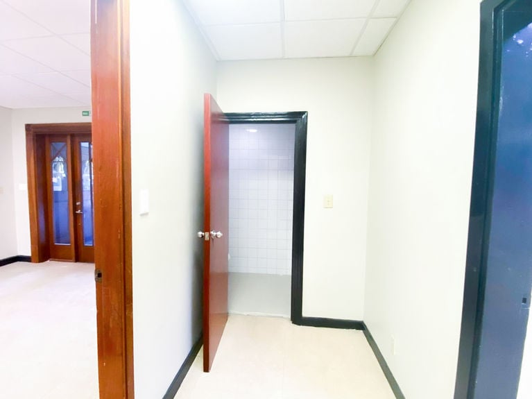 WhatsApp Image 2025-12-03 at 00.53.09_c871e76a