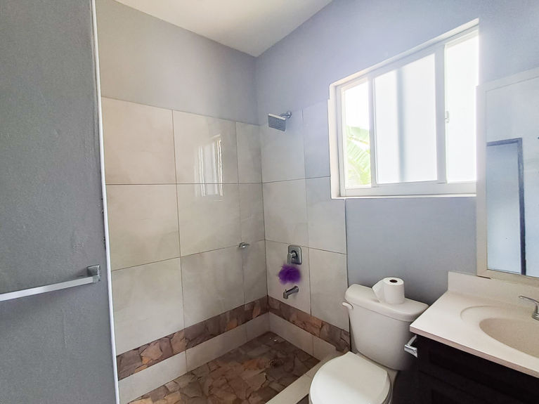 Baughers Bay - Bathroom