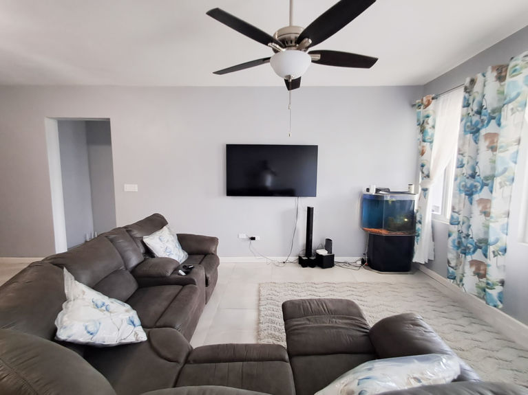 Living Room - 1 Bedroom Baughers Bay