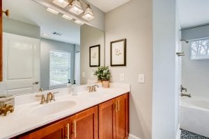 1601 Miriam Avenue Suite 300-large-020-027-2nd Floor Master Bathroom-1500×1000-72dpi