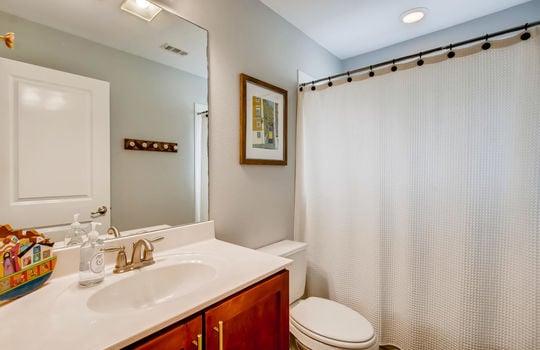 1601 Miriam Avenue Suite 300-large-026-018-2nd Floor Bathroom-1500&#215;1000-72dpi