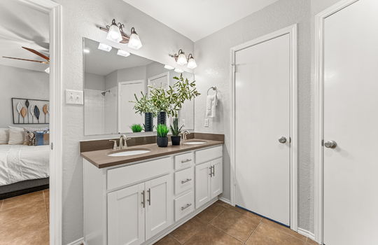16-web-or-mls-9604 Marsh Dr-4