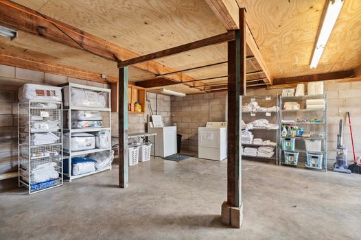 027-458473-209 E Travis20240226_0027_13122745