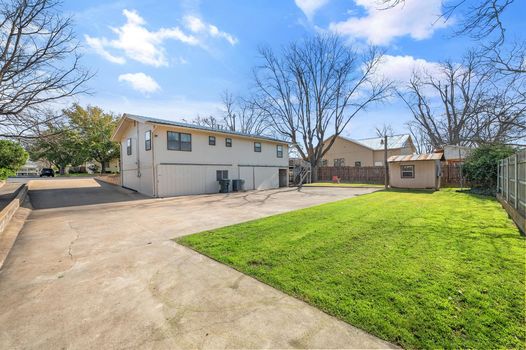 032-458473-209 E Travis20240226_0032_13122750