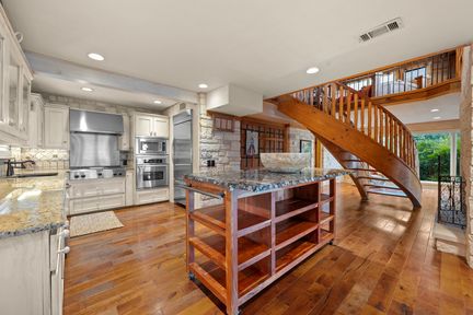 3911_Lago_Vista_Drive_0017