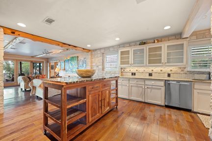 3911_Lago_Vista_Drive_0018
