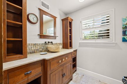 3911_Lago_Vista_Drive_0033
