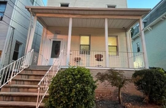 138 W Grand