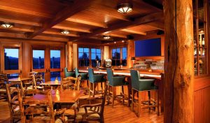 Crosswater-Club-Restaurant-Bar-Golf-Course-Views-Central-Oregon