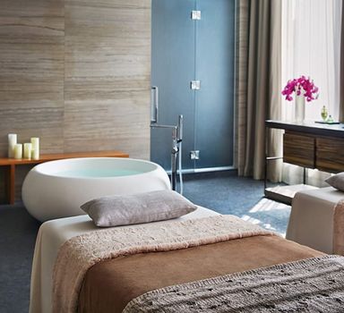 Spa-Four_Seasons-50_Yorkville_Avenue-55_Scollard_Street-min
