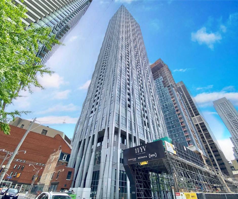 1 Yorkville building guide with floorplans and listings for sale