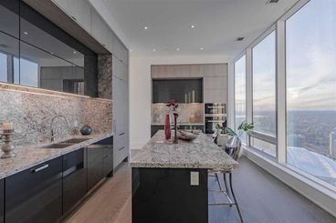 10 York St Penthouse &#8211; Ten York Penthouse &#8211; PH10 &#8211; Listing For Sale Toronto &#8211; Saul Sanchez &#8211; Luxury Real Estate &#8211; 00008-min