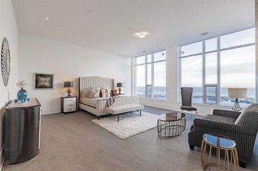 10 York St Penthouse &#8211; Ten York Penthouse &#8211; PH10 &#8211; Listing For Sale Toronto &#8211; Saul Sanchez &#8211; Luxury Real Estate &#8211; 00010-min
