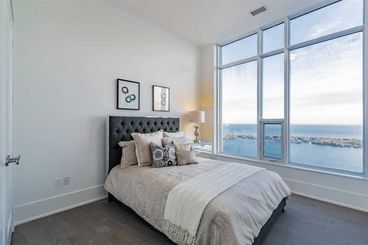 10 York St Penthouse &#8211; Ten York Penthouse &#8211; PH10 &#8211; Listing For Sale Toronto &#8211; Saul Sanchez &#8211; Luxury Real Estate &#8211; 00015-min