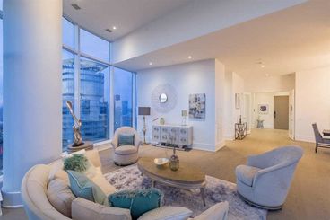 10 York St Penthouse &#8211; Ten York Penthouse &#8211; PH10 &#8211; Listing For Sale Toronto &#8211; Saul Sanchez &#8211; Luxury Real Estate &#8211; 00018-min