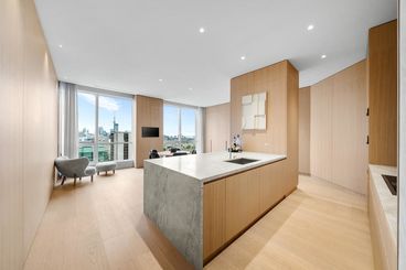 10 Bellair St #2402 Yorkville &#8211; 14