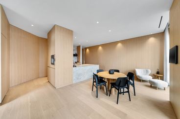 10 Bellair St #2402 Yorkville &#8211; 18