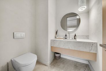 10 Bellair St #2402 Yorkville &#8211; 25