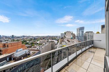 10 Bellair St #2402 Yorkville &#8211; 27