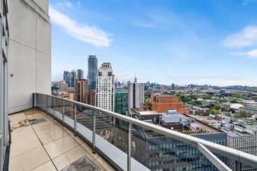 10 Bellair St #2402 Yorkville &#8211; 29