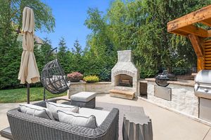 06-12710 W 160th Terrace