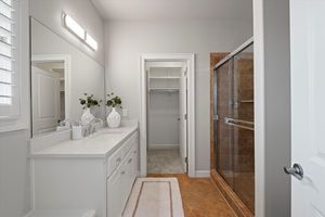 37-12710 W 160th Terrace