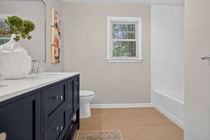 47-web-or-mls-Upstairs bathroom edit